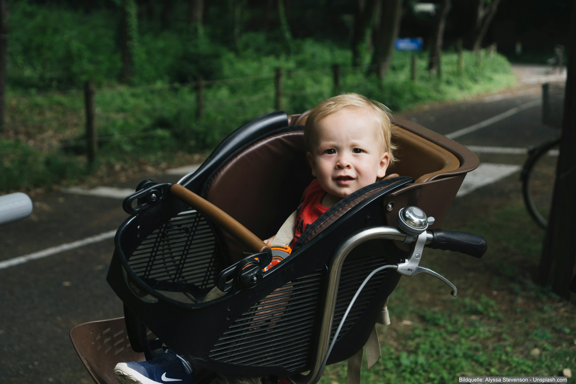 Kinder auf dem Fahrrad mitnehmen mit einem Fahrradsitz